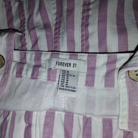 FOREVER 21 MEDIUM JR SHORTALL/OVERALL. - Picture 8 of 8